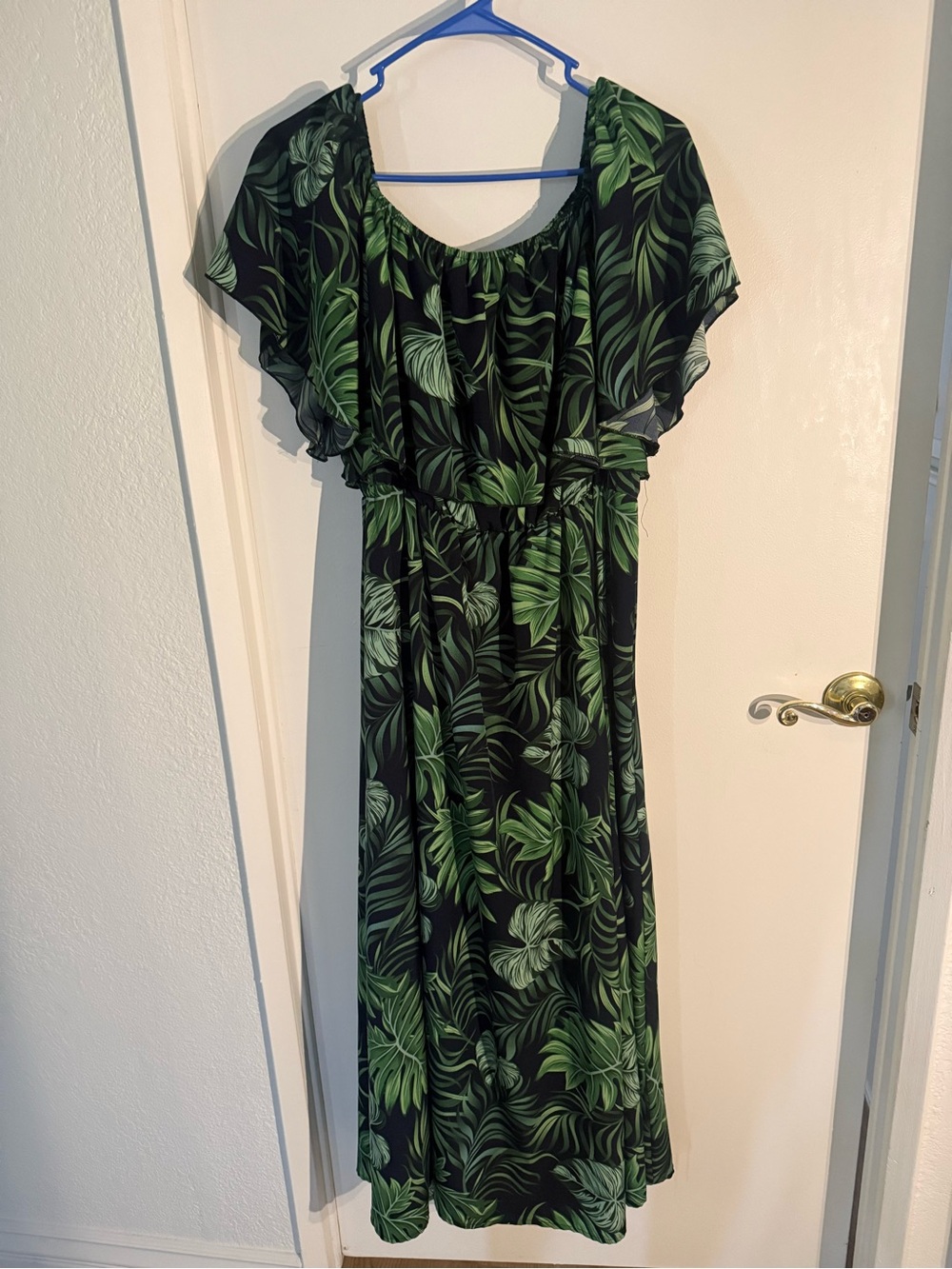 Cupshe Black Maxi Dress with Green Tropical Leaf Print